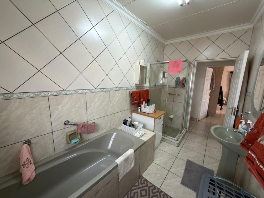 5 Bedroom Property for Sale in Riebeeckstad Free State